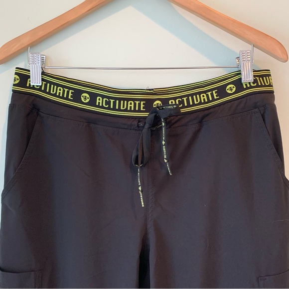 🏷️ Activate for MEN by Med Couture 4-Way Energy Stretch Black Scrub Pants Medium - Picture 2 of 8